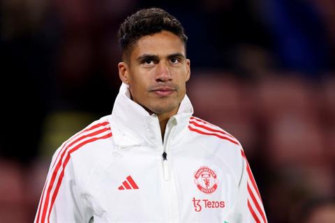 Vì sao Varane mất suất đá chính ở MU?